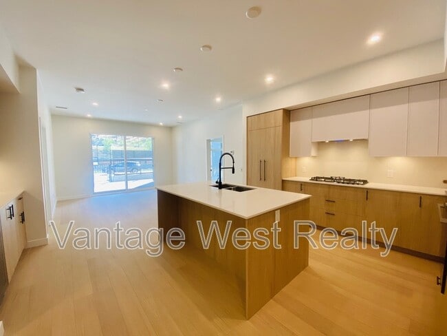 Photo du bâtiment - 9652-9652 Benchland Dr
