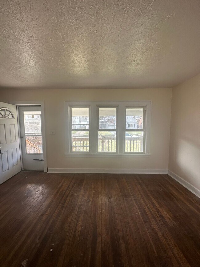 Foto del edificio - Euclid Single Cash Pay