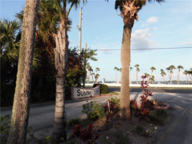 Foto del edificio - 8520 US-1