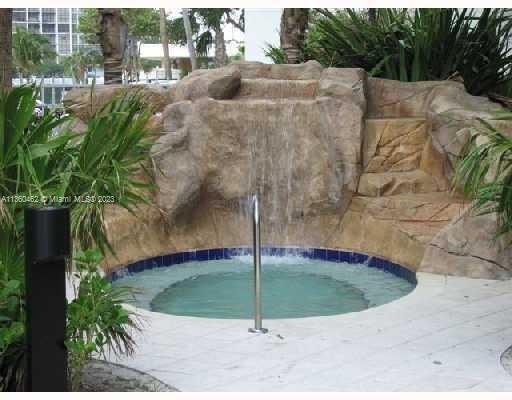 Foto del edificio - 3000 S Ocean Dr