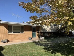 Building Photo - 299 N Highland Dr