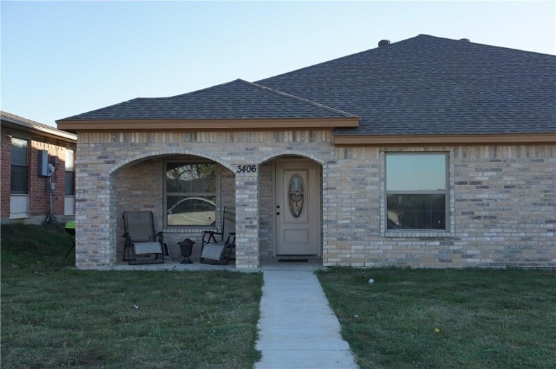 3404 Colonial Dr, Forest Hill, TX 76140 Room for Rent in Forest Hill