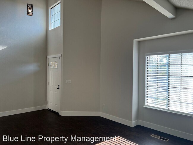 Building Photo - 4 br, 2.5 bath House - 921 Clay Ct