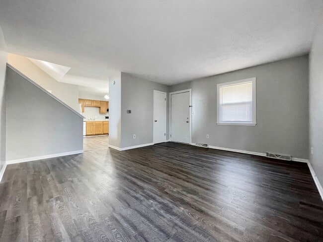 Foto del edificio - 3910-3912 Camelot Dr SE