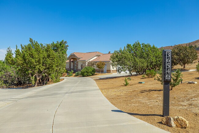 Building Photo - 36546 El Camino Dr