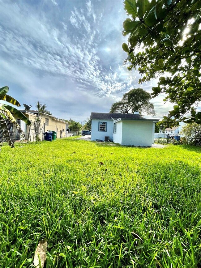 Foto del edificio - 1945 NW 49th St