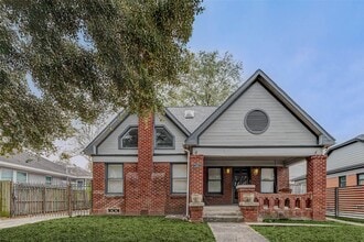 Building Photo - 2410 Cleburne St