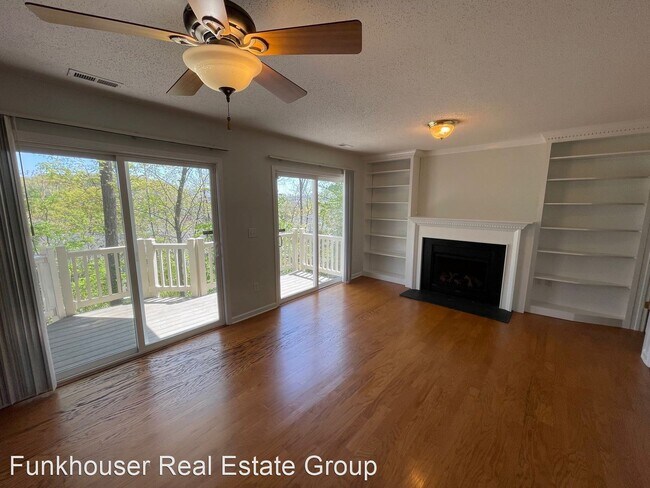 Building Photo - 3 br, 2.5 bath House - 908 Camelot Lane
