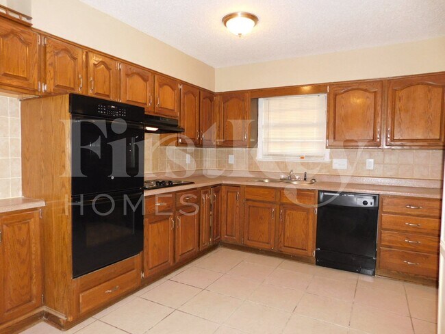 Foto del edificio - 4832 Rolling Meadows Dr