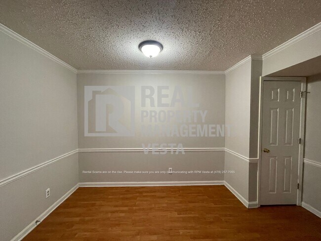 Foto del edificio - Two Bedroom North Macon Townhouse