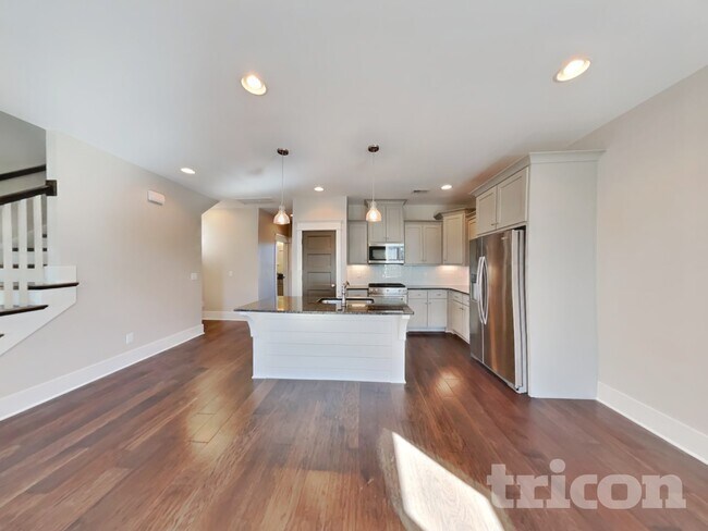 Foto del edificio - 1247 Hillwood Private Cove