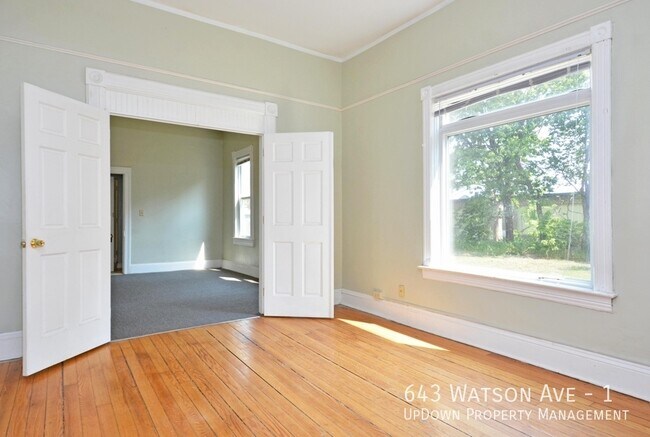 Foto del edificio - 643 Watson Ave