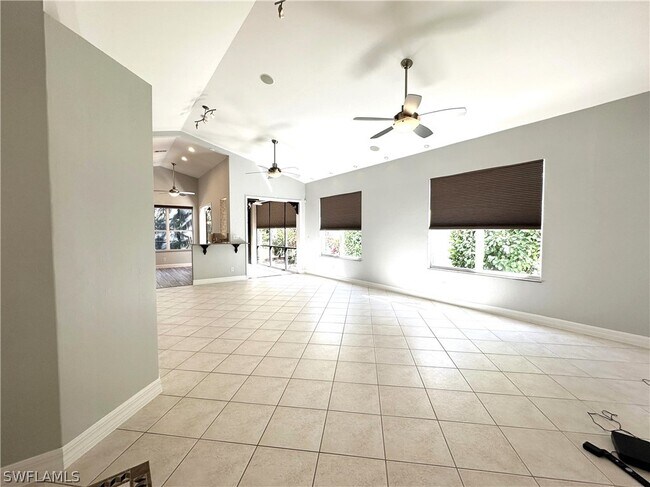 Foto del edificio - 1356 Triandra Ln