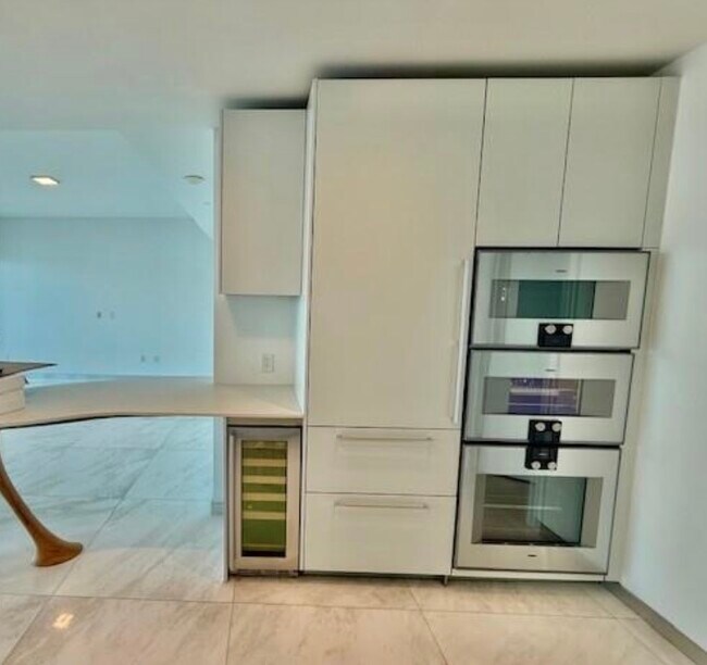 Foto del edificio - 16901 Collins Ave