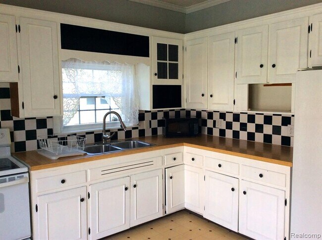 Foto del edificio - 301 Coutant St