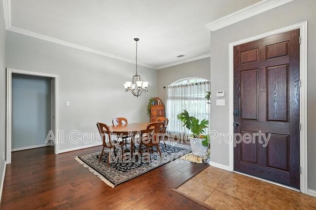 Foto del edificio - 7114 Waterbury Dr