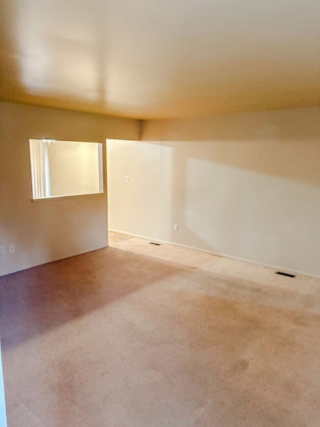 Building Photo - 220-224 O'Doherty Rd.