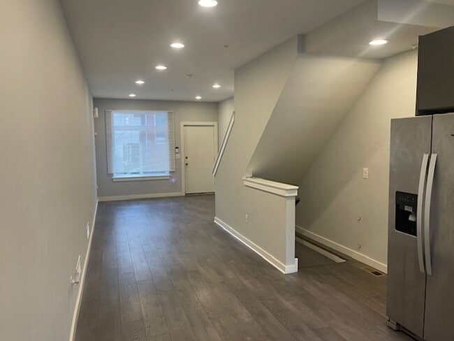 Building Photo - Recently Constructed Home