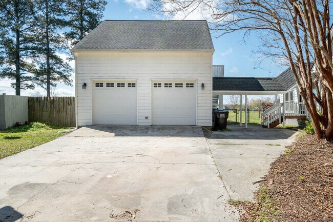 Building Photo - 2929 Tram Rd