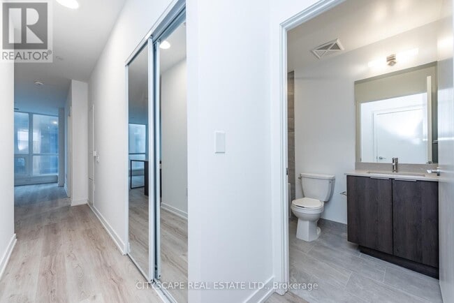 Building Photo - 395 Square One Dr