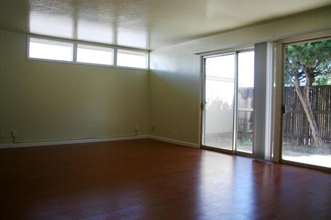 Foto del edificio - 800 S Claremont St