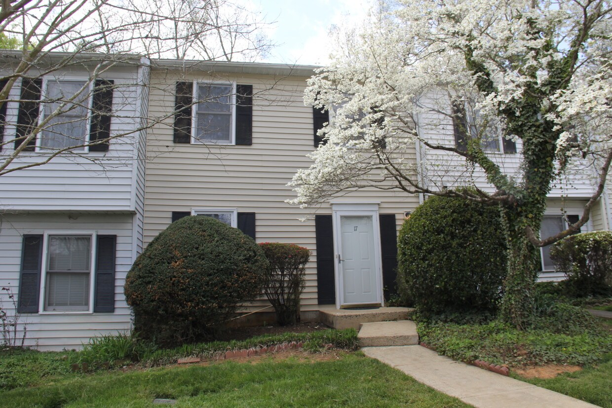 Foto principal - 17 Georgetown Ct