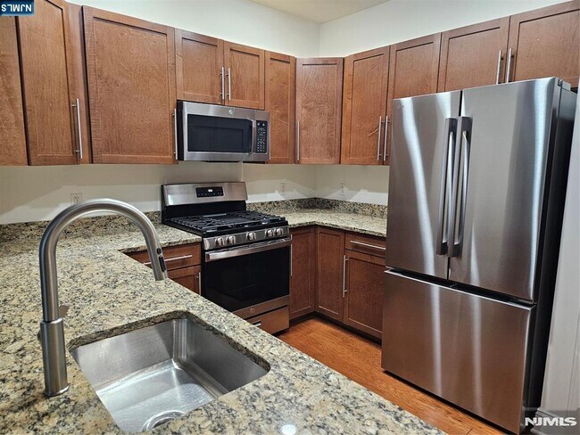 Foto del edificio - 2411 Windsor Park Ct