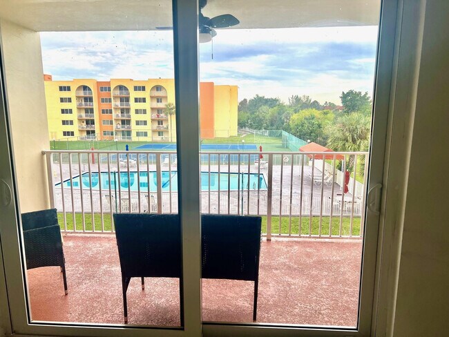 Foto del edificio - 7000 NW 186th St