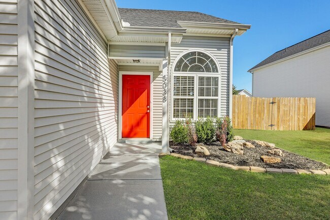 Building Photo - 5038 Nina Marie Ave