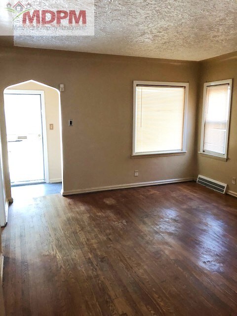 Building Photo - 8904 Sussex St