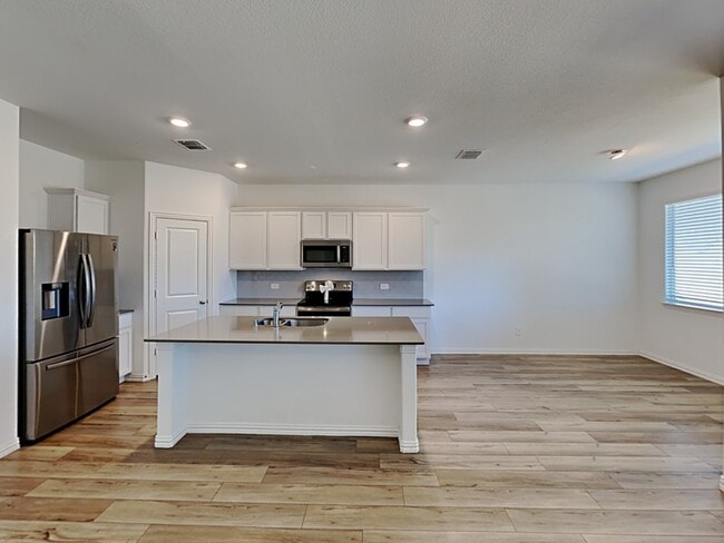 Foto del edificio - 6928 Falconer Way