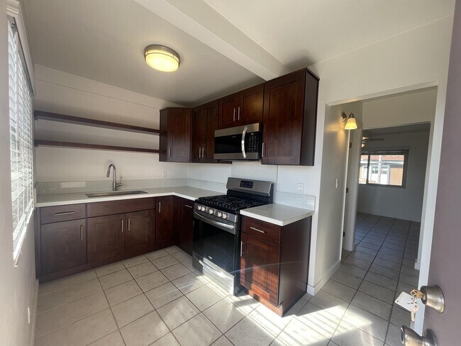 Foto del edificio - 3155 Kemper St