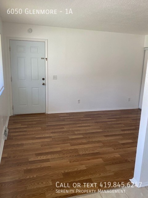 Building Photo - Cute and Cozy 1 Bedroom Apartment In Sylva...