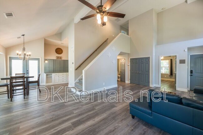 Foto del edificio - 898 Halston Ct