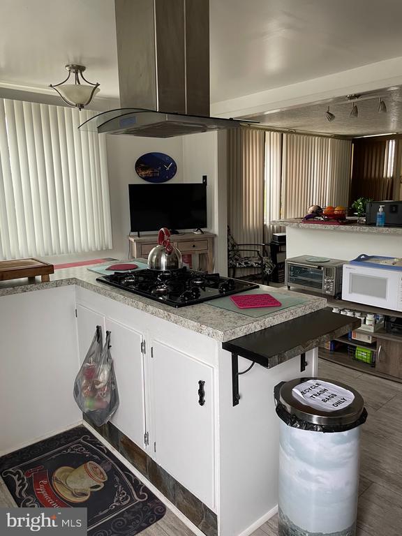 Foto del edificio - 5740 Wyndale Ave