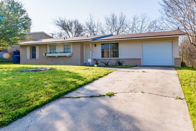 Building Photo - 3-BEDROOM IN CROWNHILL ACRES, ALAMO HEIGHT...