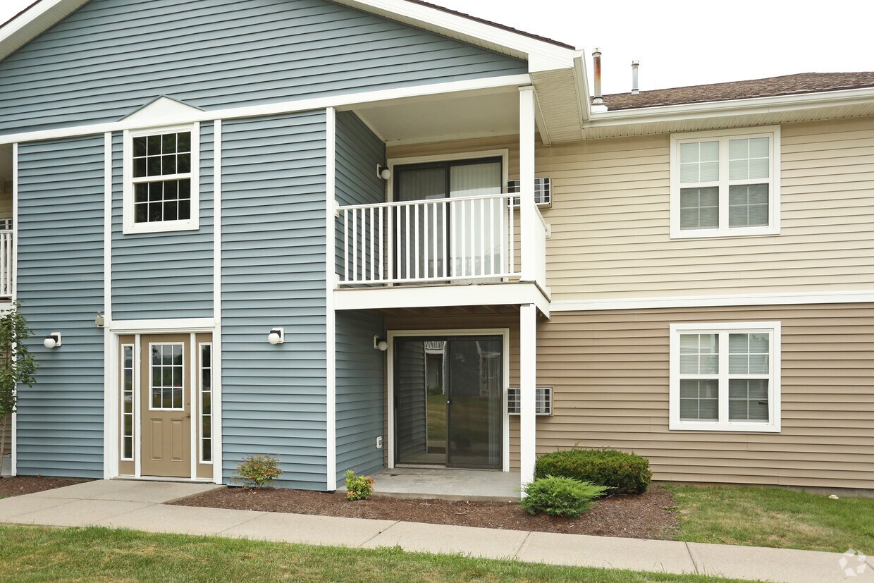Wood Creek Apartments Apartments in Calcium, NY