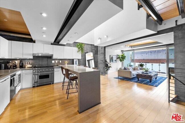 Building Photo - 351 Sunset Ave