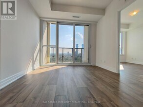 Building Photo - 36 Elm Dr W