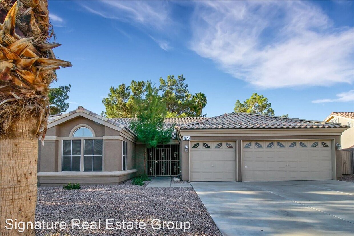 Primary Photo - 4 br, 2.5 bath House - 875 E Eldorado Ln.