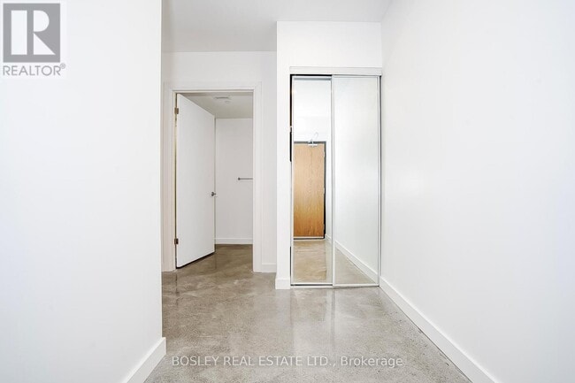 Building Photo - 41 River St