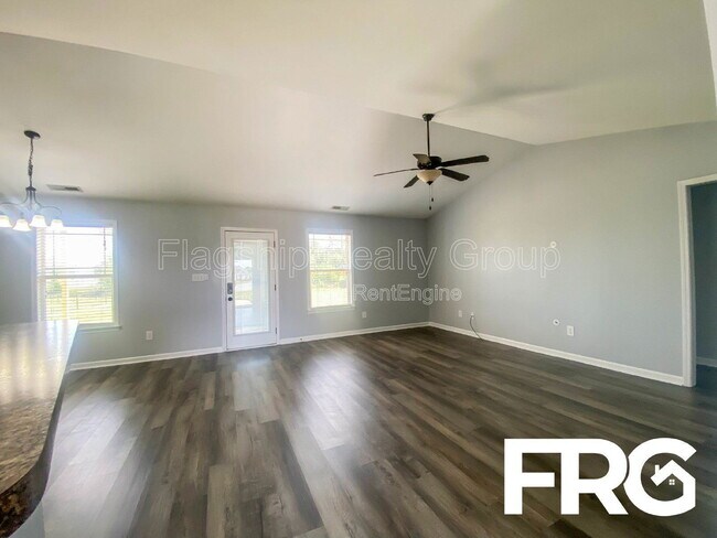 Foto del edificio - 200 Willow Pond Dr