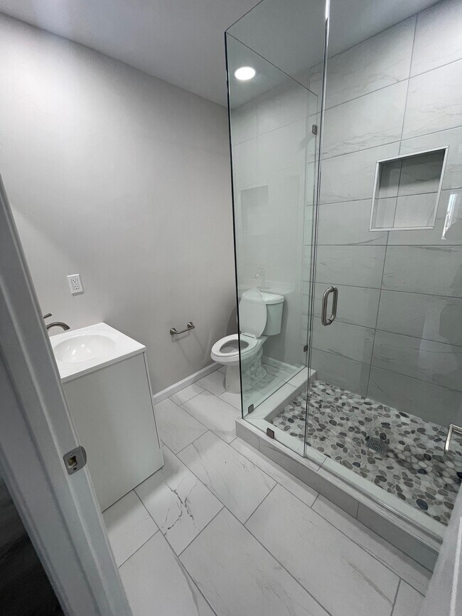 Foto del edificio - 410 Highland Ave