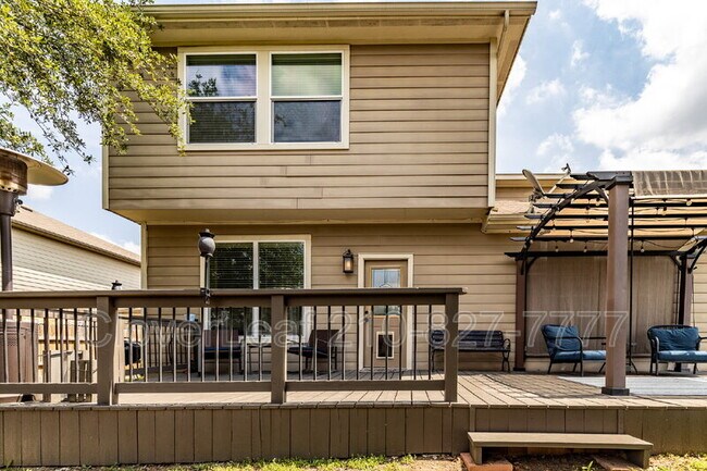 Foto del edificio - 764 Clearbrook Ave