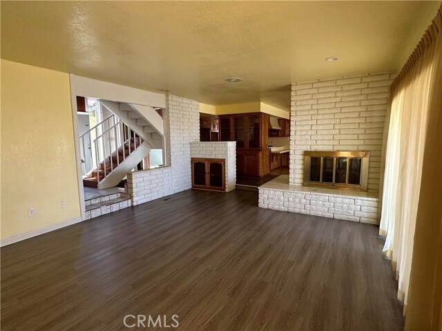 Foto del edificio - 18050 Joshua Tree Ln