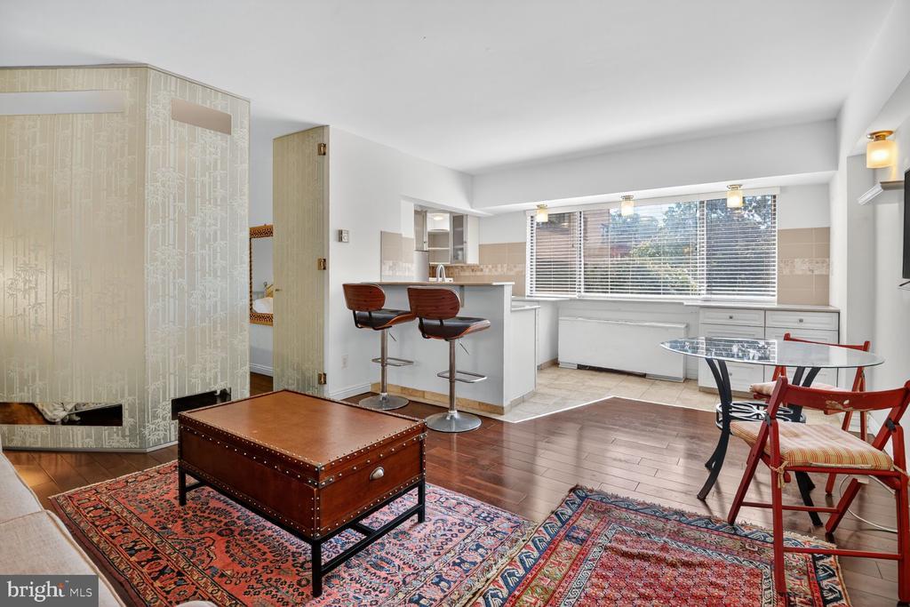 Foto principal - 3701 Connecticut Ave NW