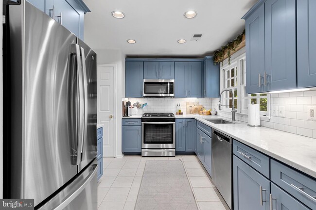 Building Photo - 5144 Woodmire Ln