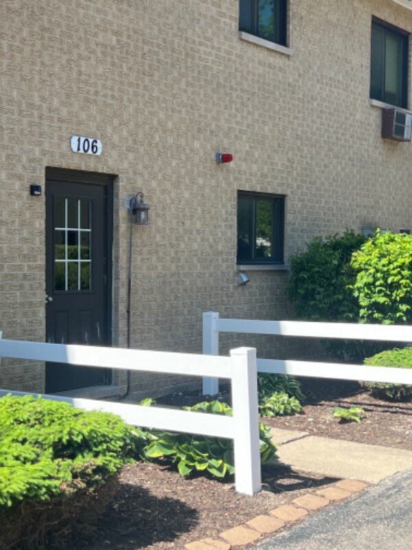 106 Olesen Dr, Naperville, IL 60540 House Rental in Naperville, IL