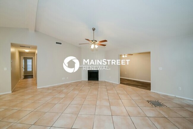Building Photo - 3 Bedroom Pet-Friendly Home in SARASOTA, FL with Main Street Renewal
