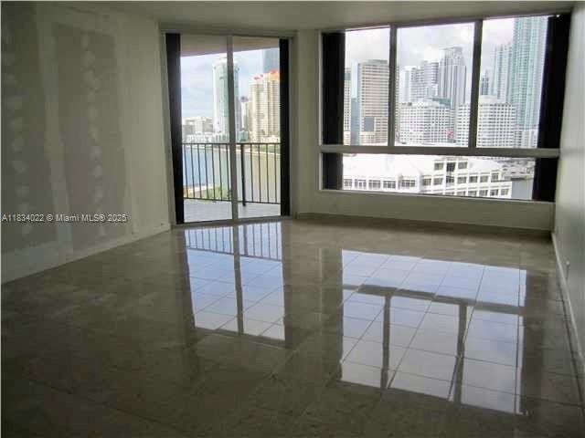 Foto del edificio - 520 Brickell Key Dr